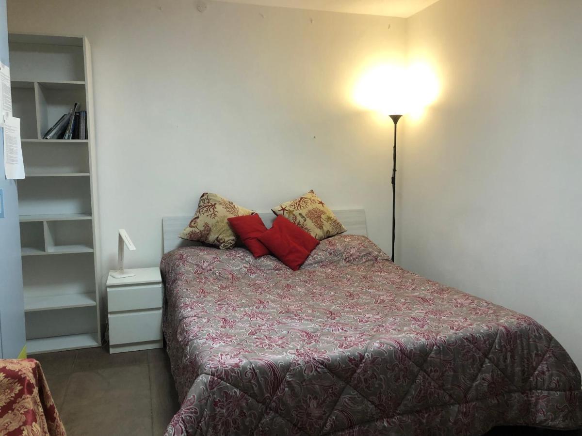 Arenada Private Rooms And Apartment Sud Cagliari Luaran gambar