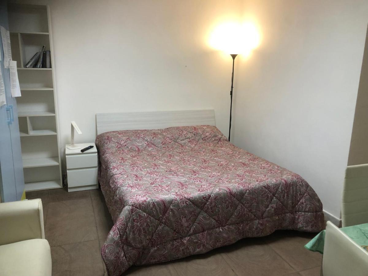 Arenada Private Rooms And Apartment Sud Cagliari Luaran gambar