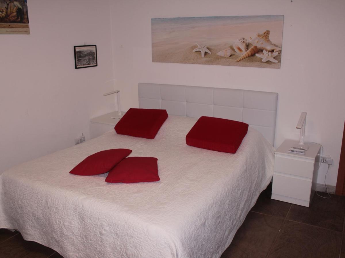 Arenada Private Rooms And Apartment Sud Cagliari Luaran gambar