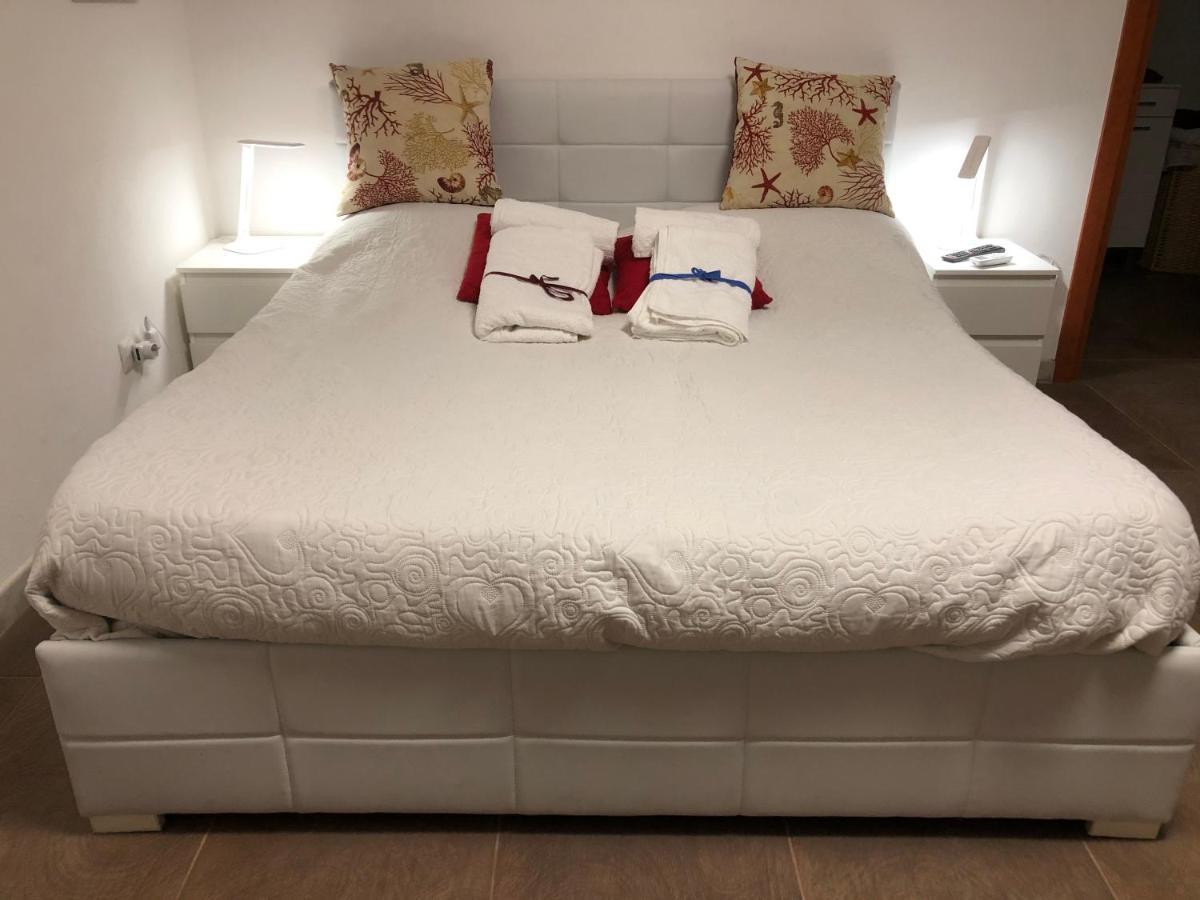 Arenada Private Rooms And Apartment Sud Cagliari Luaran gambar